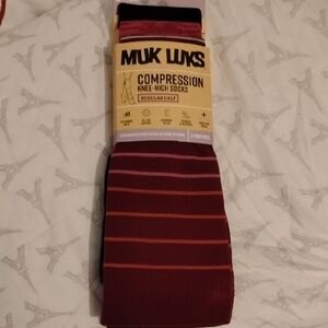 Muk Luks Women's Knee-High Compression Socks Burgundy Stripes Heathered Red Blk